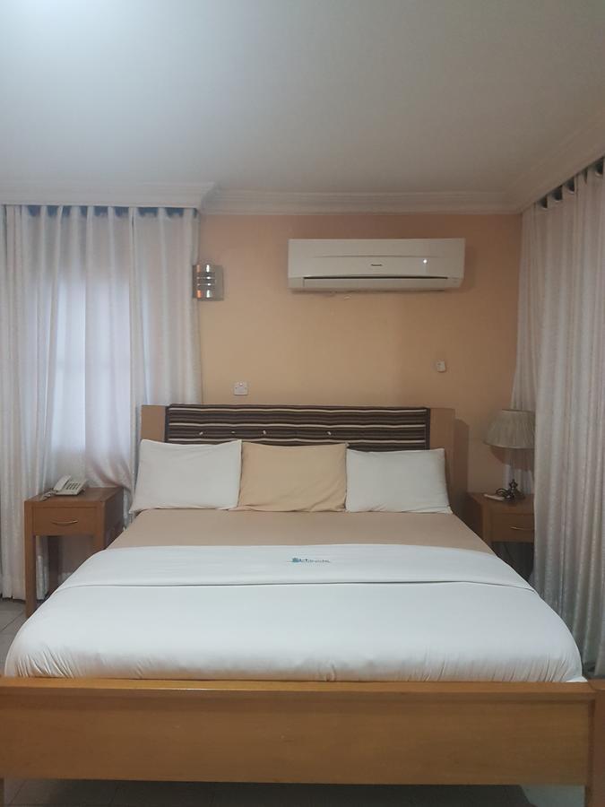 Hillside Gardens Ltd Hotel Lagos Kültér fotó